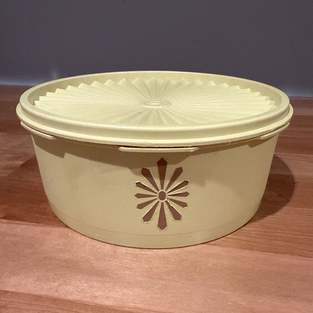 Tupperware Servalier Yellow Canister #1204-6 Lid 8" W x 3" H Starburst Vintage